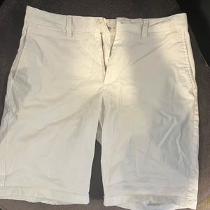 Light Gray Mens Old Navy shorts